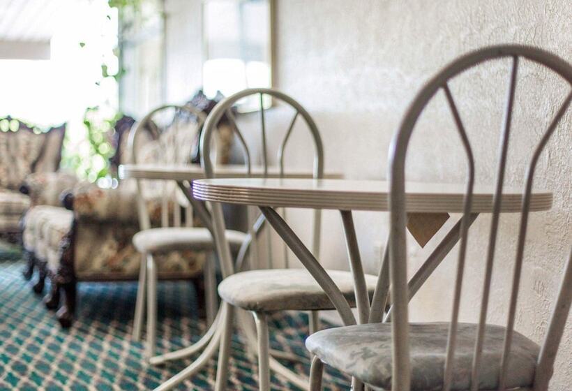 هتل Rodeway Inn