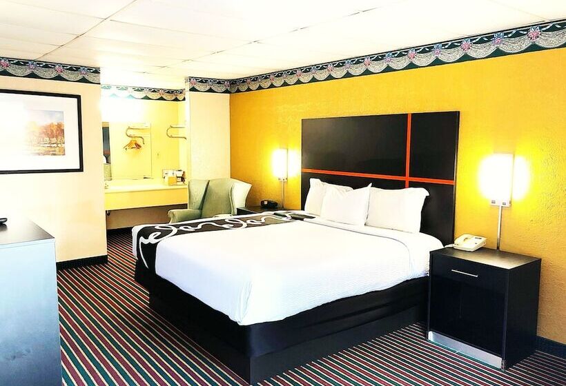 هتل Rodeway Inn