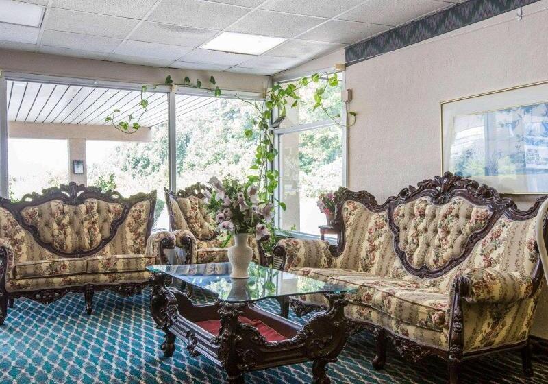 هتل Rodeway Inn