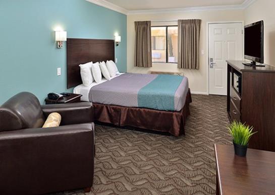 هتل Rodeway Inn & Suites