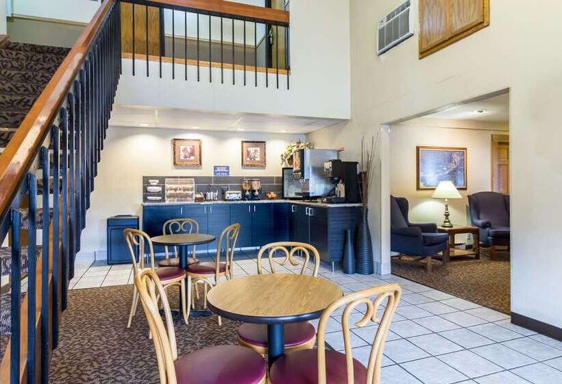 בית מלון כפרי Rodeway Inn
