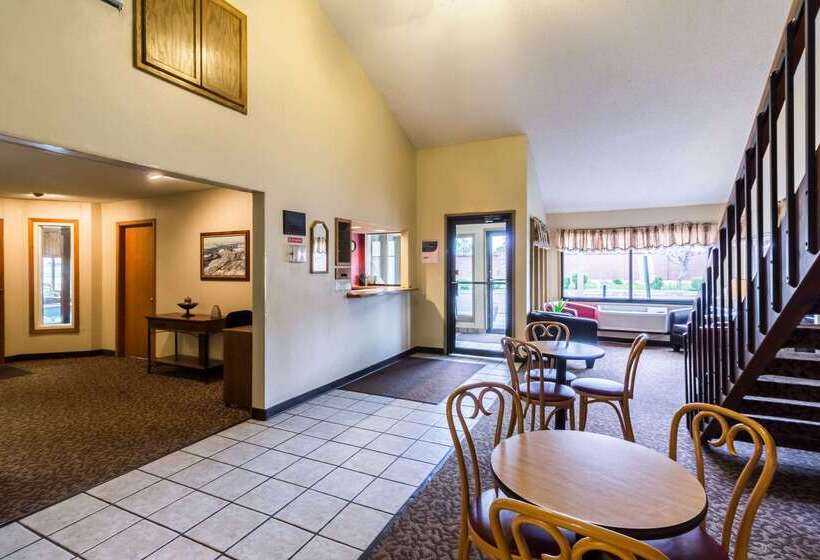 בית מלון כפרי Rodeway Inn