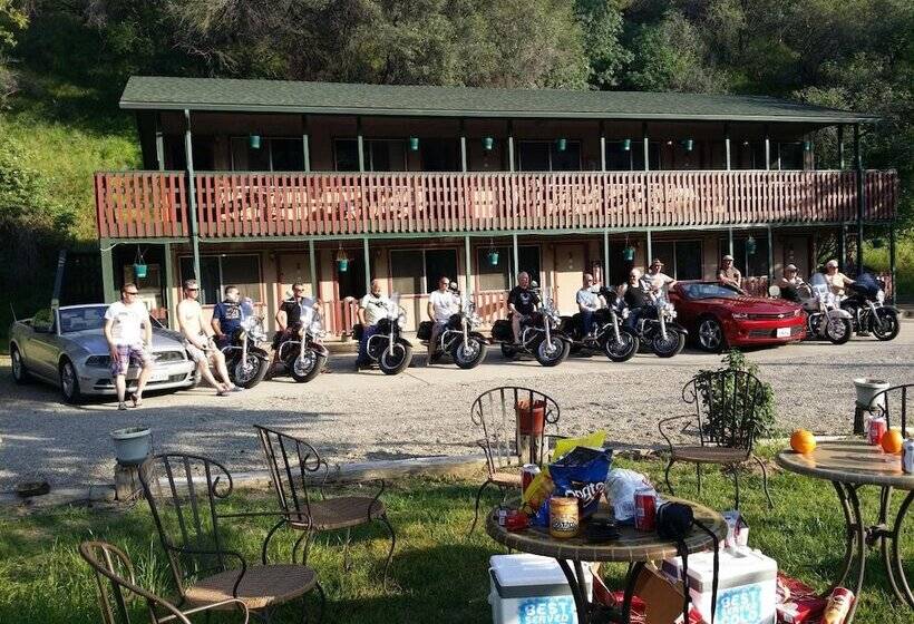 هتل The River Inn