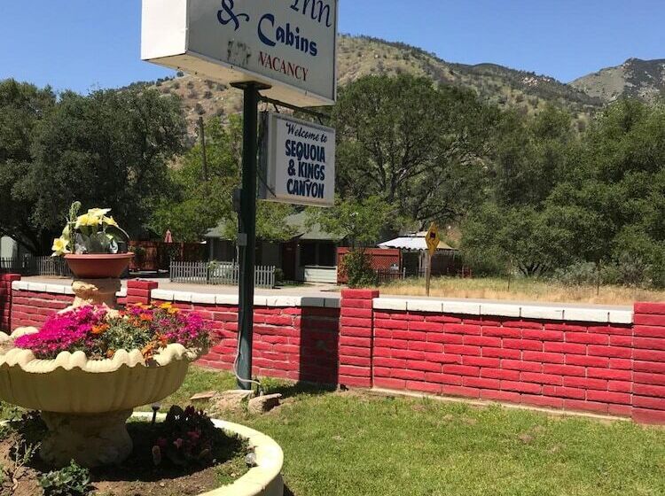 هتل The River Inn