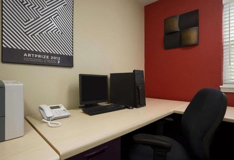 اقامتگاه Affordable Suites Of America Grand Rapids