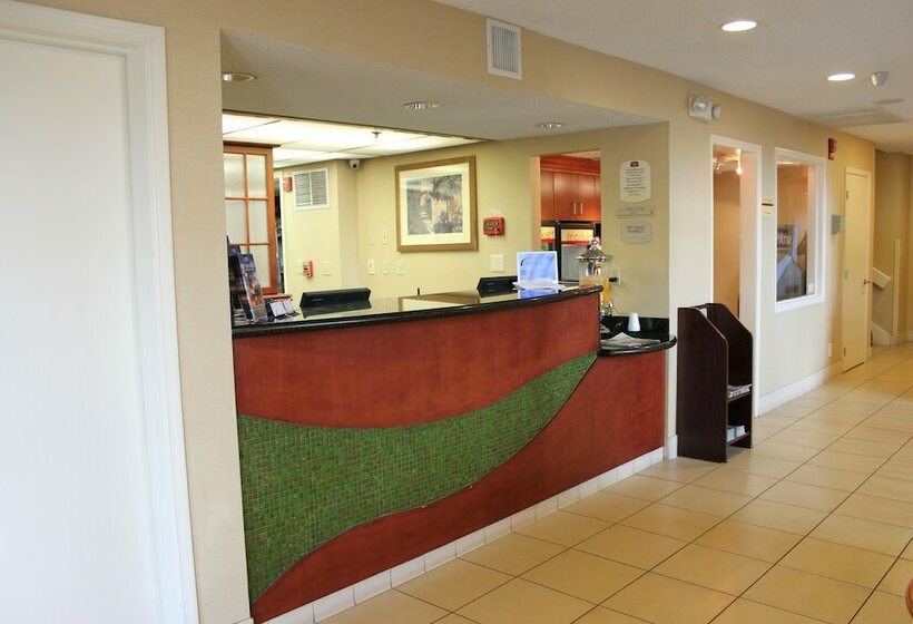 اقامتگاه Doral Inn & Suites Miami Airport West