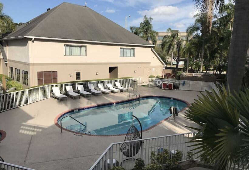 Residenz Doral Inn & Suites Miami Airport West