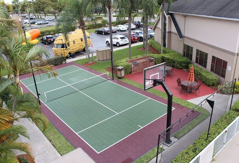 Residenz Doral Inn & Suites Miami Airport West