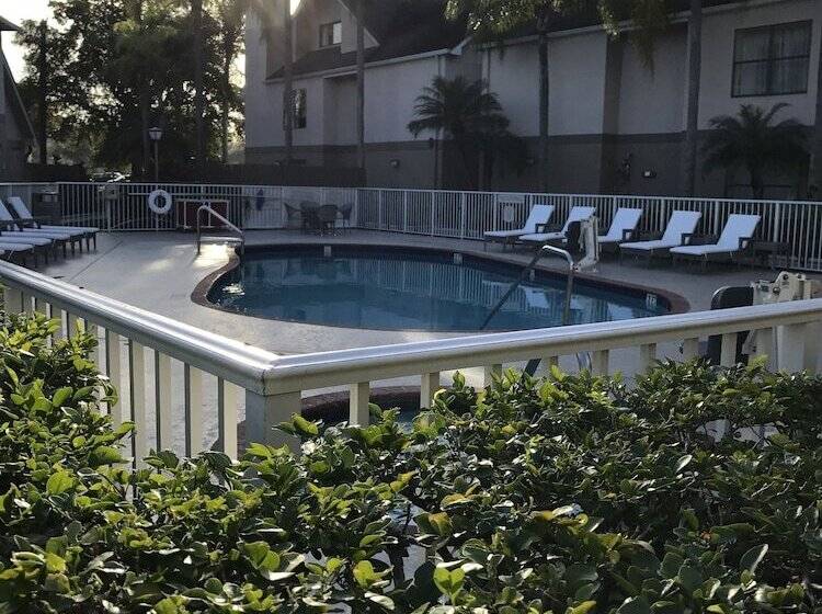 Residenza Doral Inn & Suites Miami Airport West