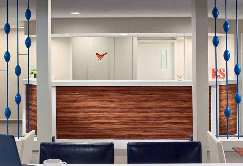 اقامتگاه Sonesta Es Suites Cleveland Airport