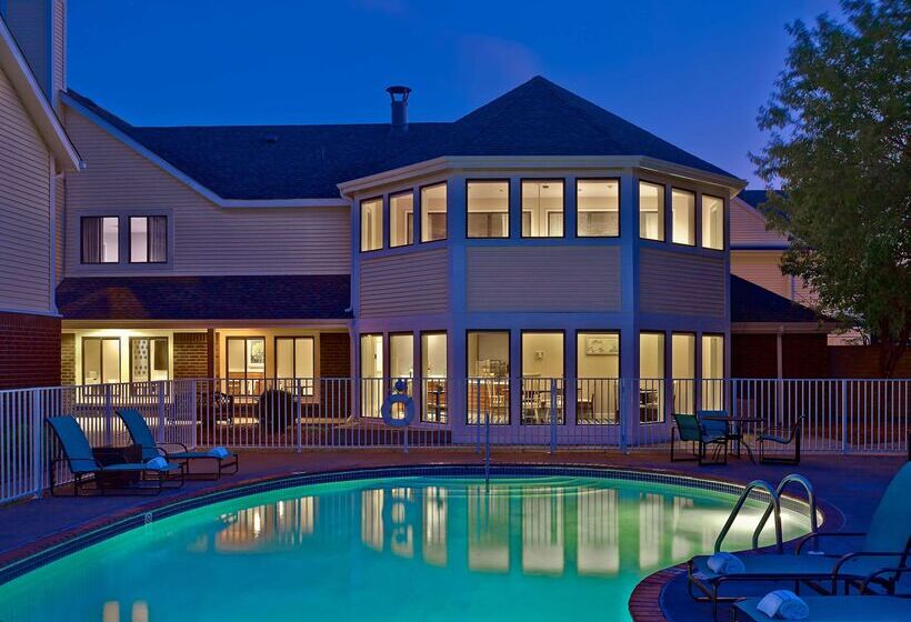 اقامتگاه Sonesta Es Suites Cleveland Airport