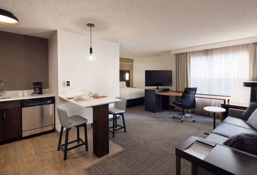 اقامتگاه Sonesta Es Suites Fresno