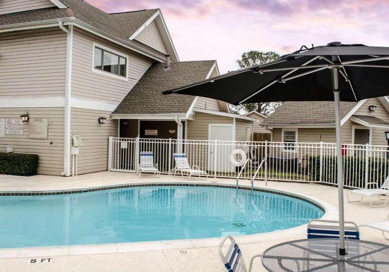 اقامتگاه Surestay Studio By Best Western Pensacola