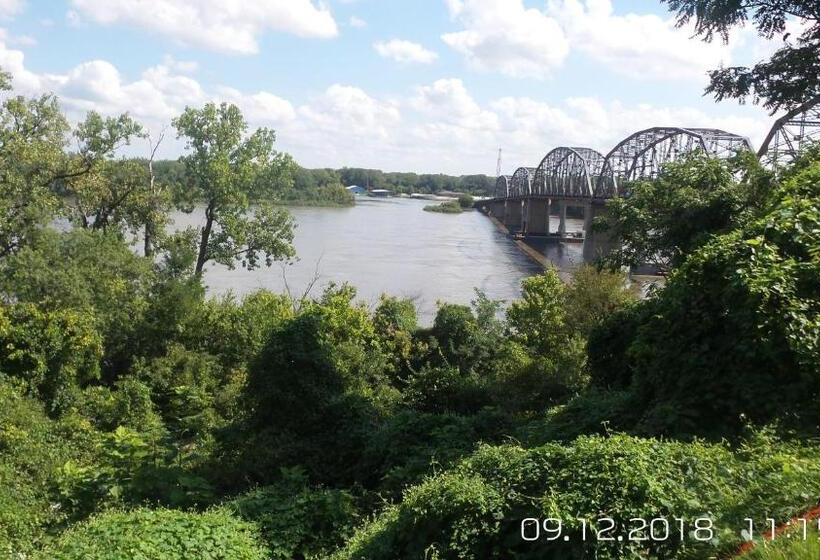 River S Edge Motel