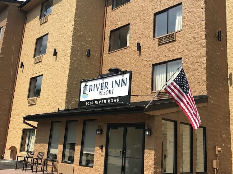 The Vue Boutique Hotel & Boathouse