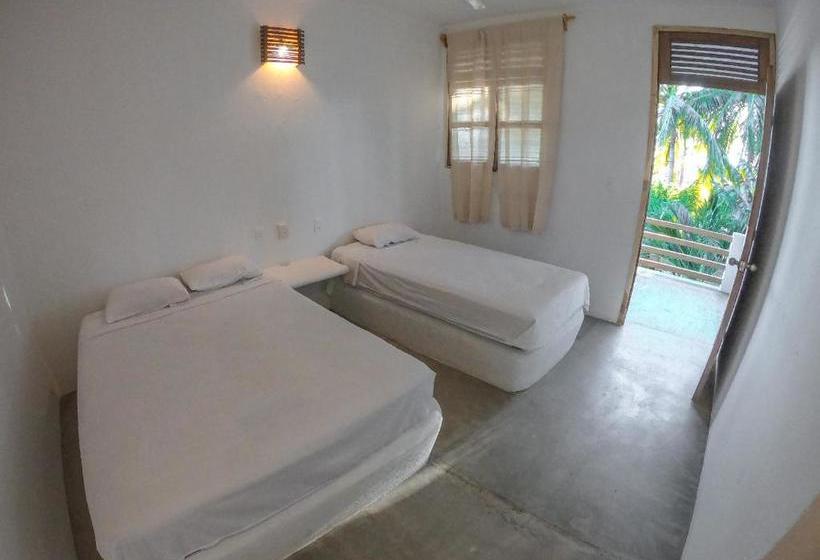 هاستل Valhalla Beach House