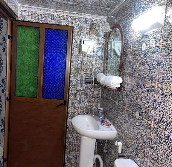 تختخواب و صبحانه Dar El Aamouri