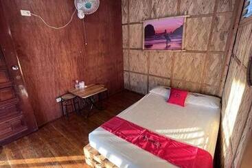 هتل Monaliza Surf Resort La Union