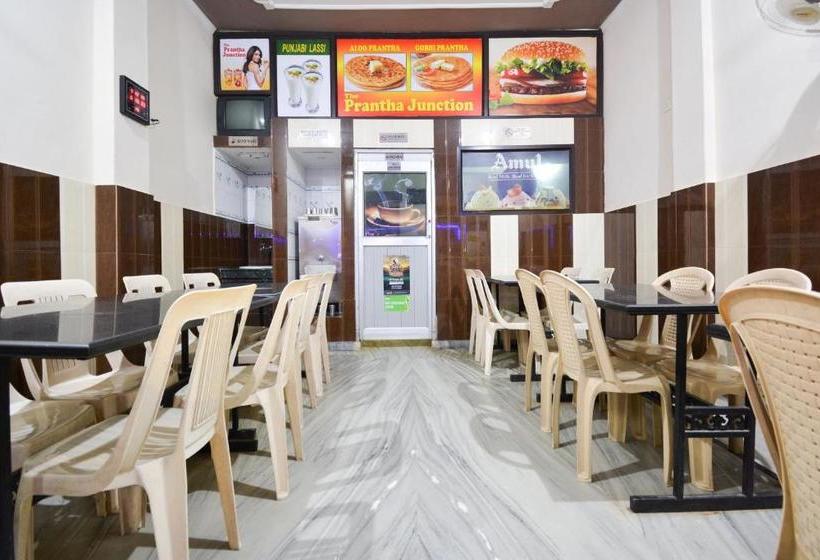فندق Spot On 64839 S S Guest House