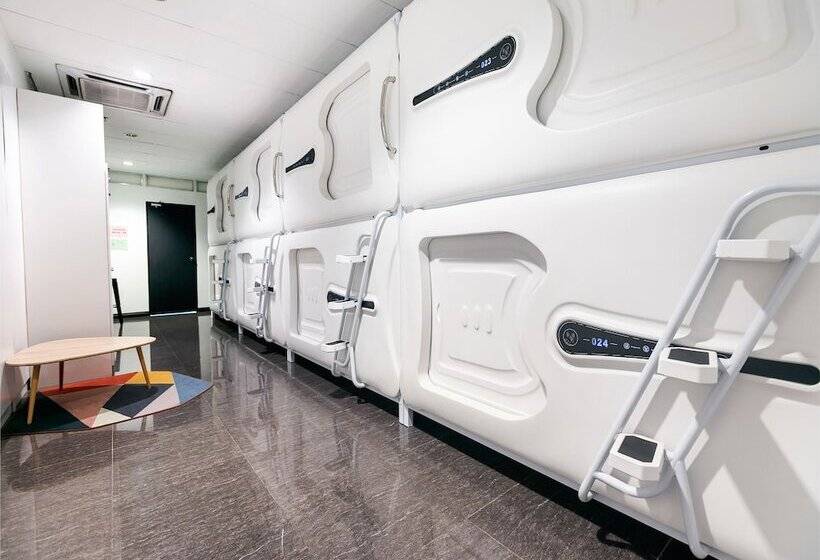 בית מלון כפרי Spot On 89726 Capsule Inn