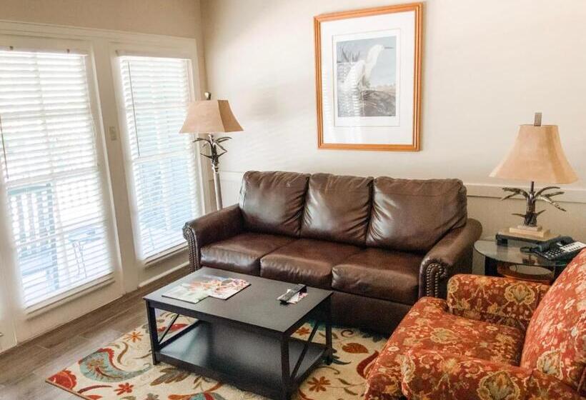 فندق The Lodge At The Bluffs