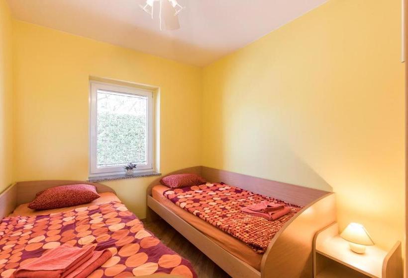 Apartment Josip Malin