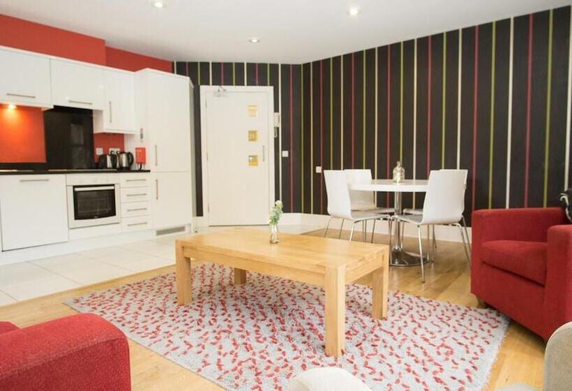 بنسيون Brennan Court Guest Accommodation