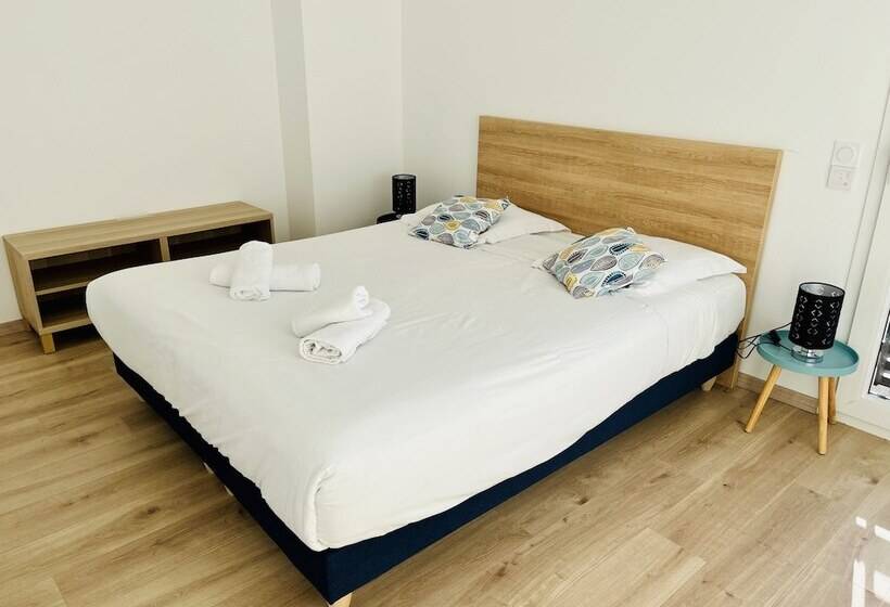 Les Patios De St Pierre