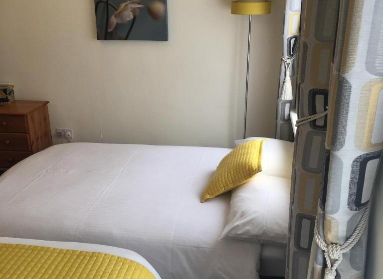 تختخواب و صبحانه Spurwing Guest House