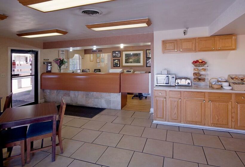 هتل Americas Best Value Inn Tuscaloosa