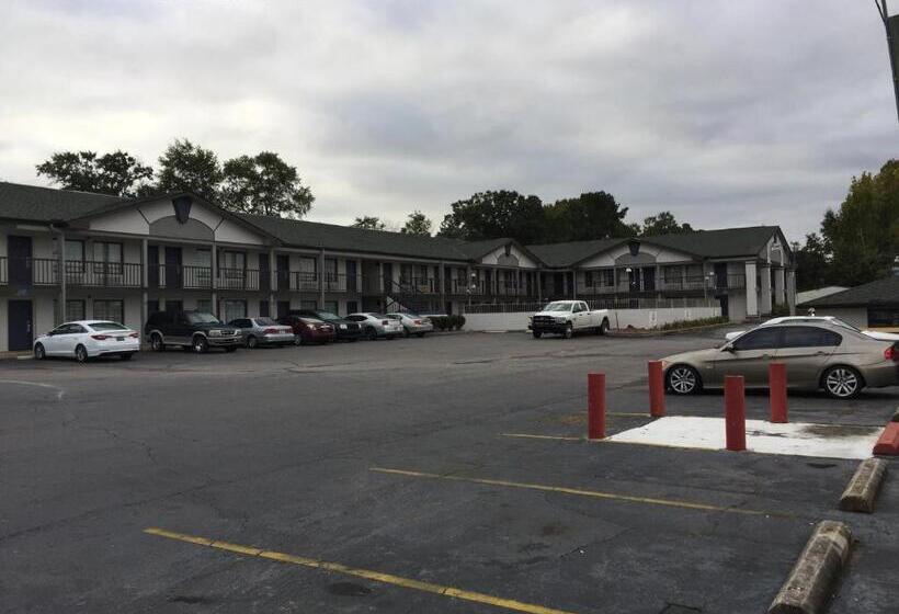 هتل Americas Best Value Inn Tuscaloosa