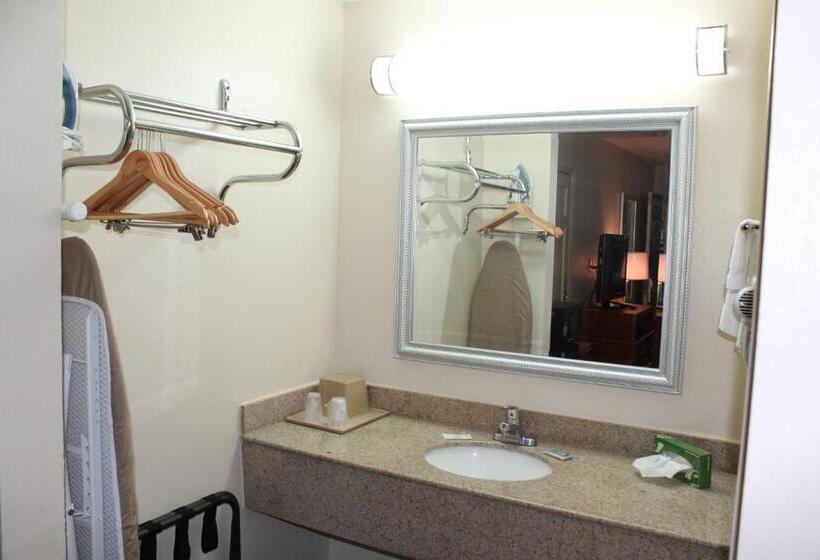 هتل Americas Best Value Inn Tuscaloosa