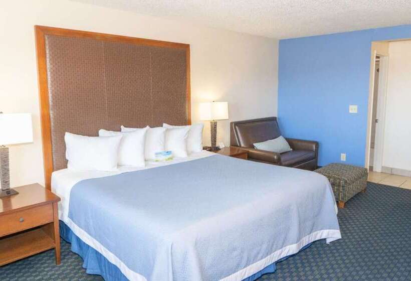 هتل Days Inn By Wyndham Lake Havasu