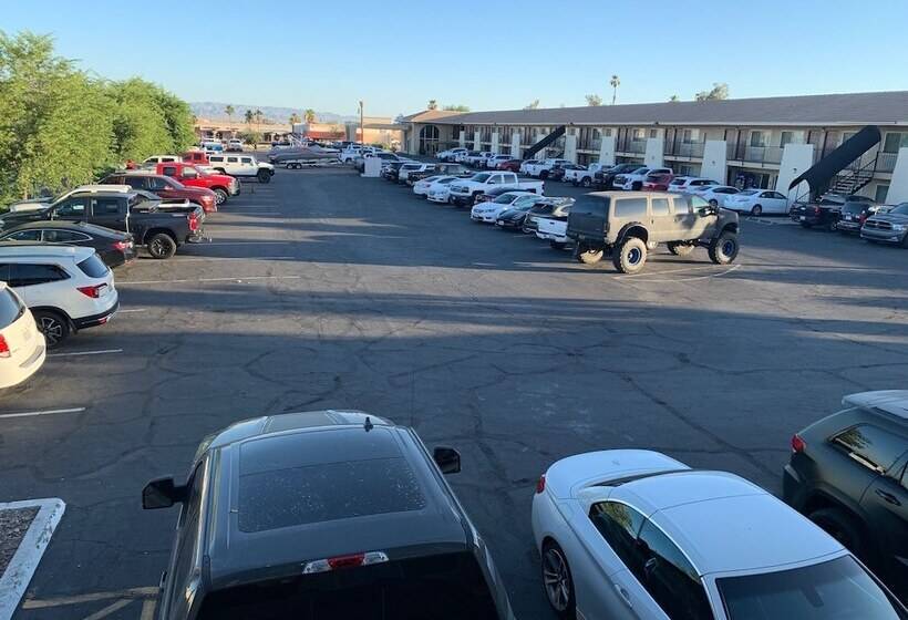 هتل Days Inn By Wyndham Lake Havasu