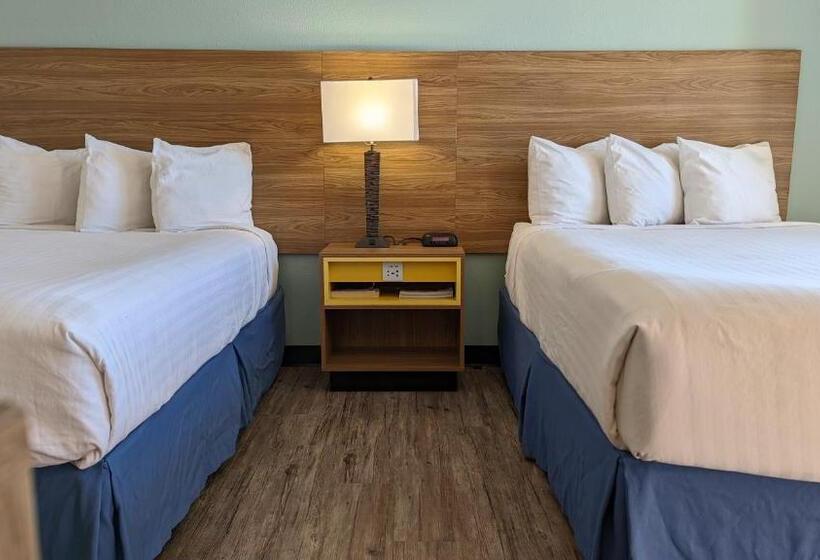 هتل Days Inn By Wyndham Lake Havasu