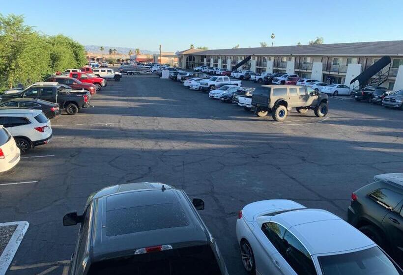 هتل Days Inn By Wyndham Lake Havasu