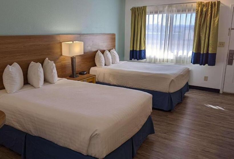 هتل Days Inn By Wyndham Lake Havasu