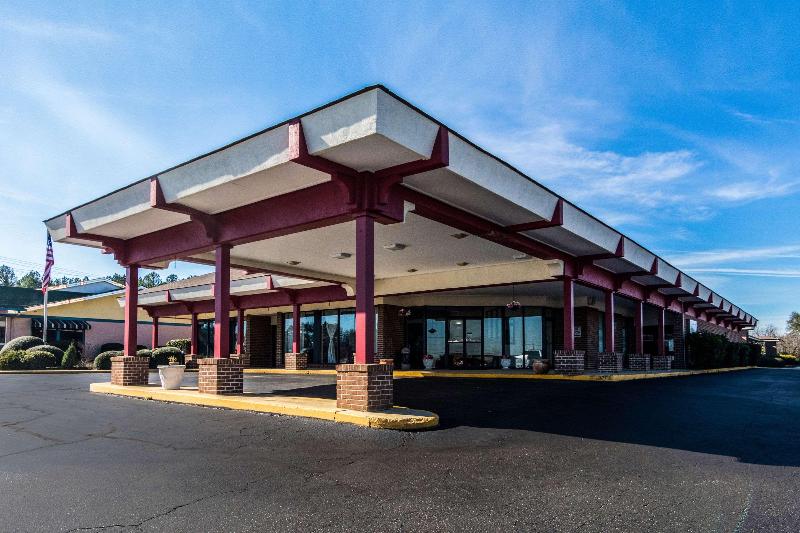 호텔 Econo Lodge Inn & Suites Conference Center Dublin