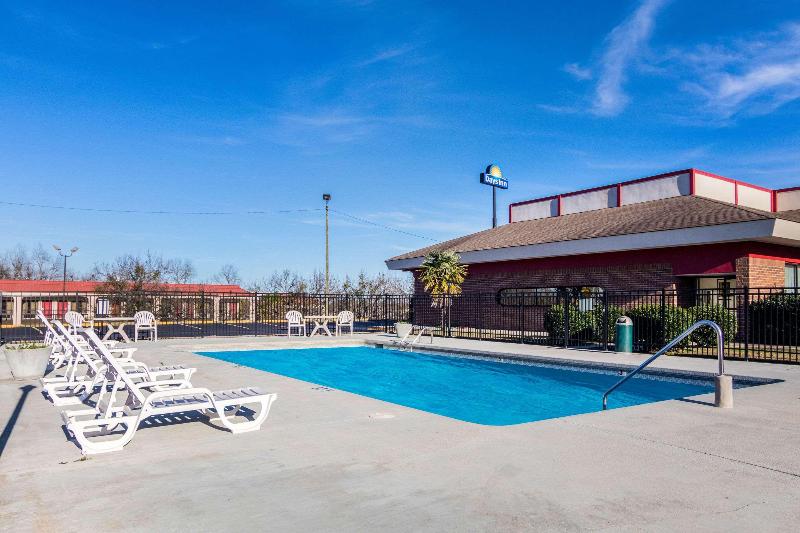 호텔 Econo Lodge Inn & Suites Conference Center Dublin