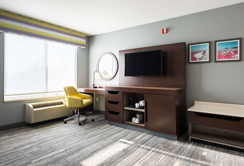 هتل Hampton Inn & Suites Salt Lake City Airport