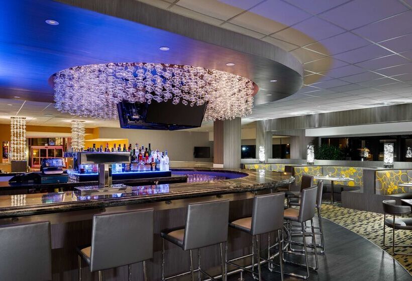 هتل Hilton San Francisco Airport Bayfront