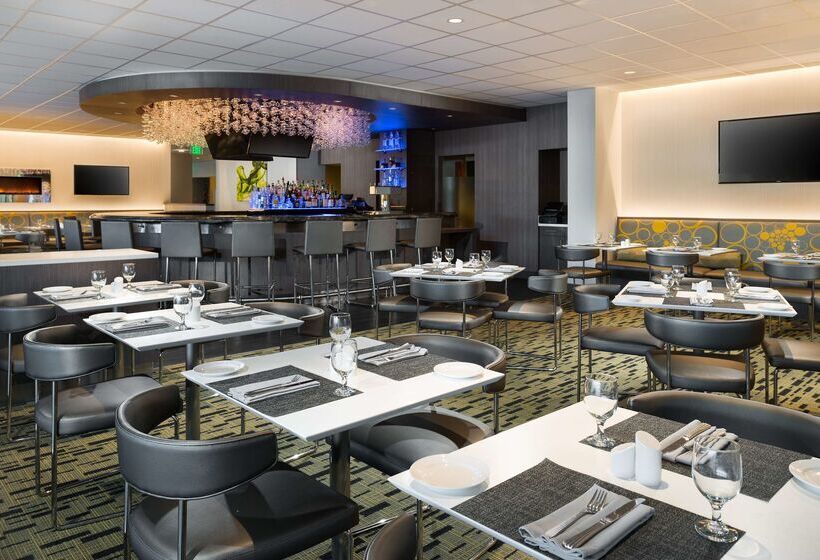 هتل Hilton San Francisco Airport Bayfront