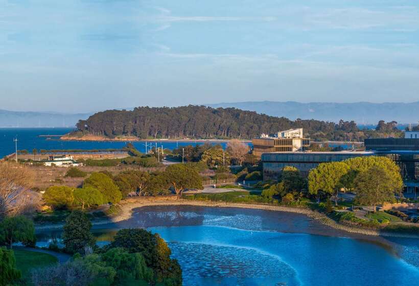 هتل Hilton San Francisco Airport Bayfront