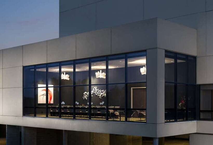 هتل Hilton San Francisco Airport Bayfront