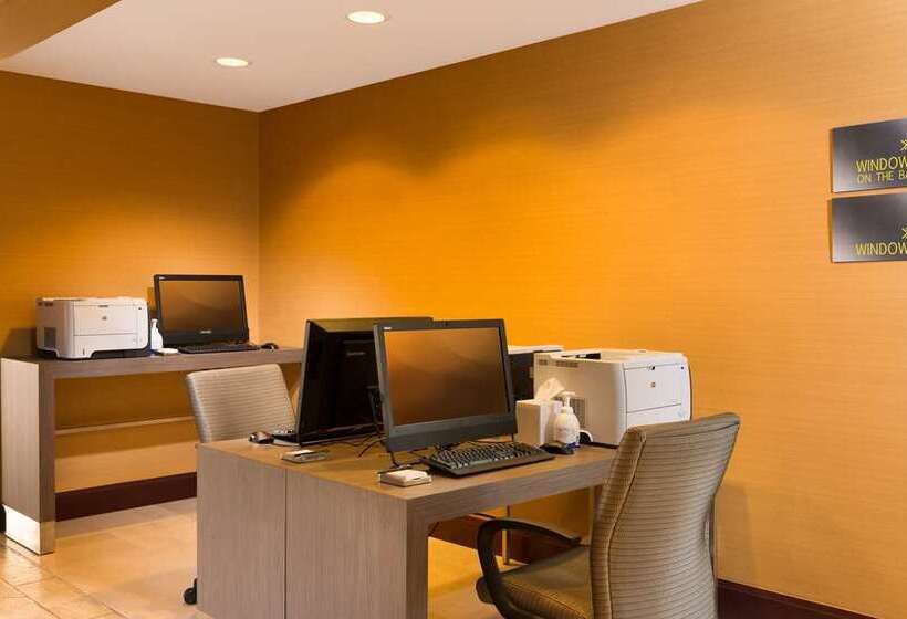 هتل Hilton San Francisco Airport Bayfront