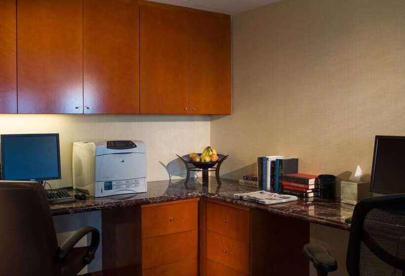 هتل Hilton San Francisco Airport Bayfront