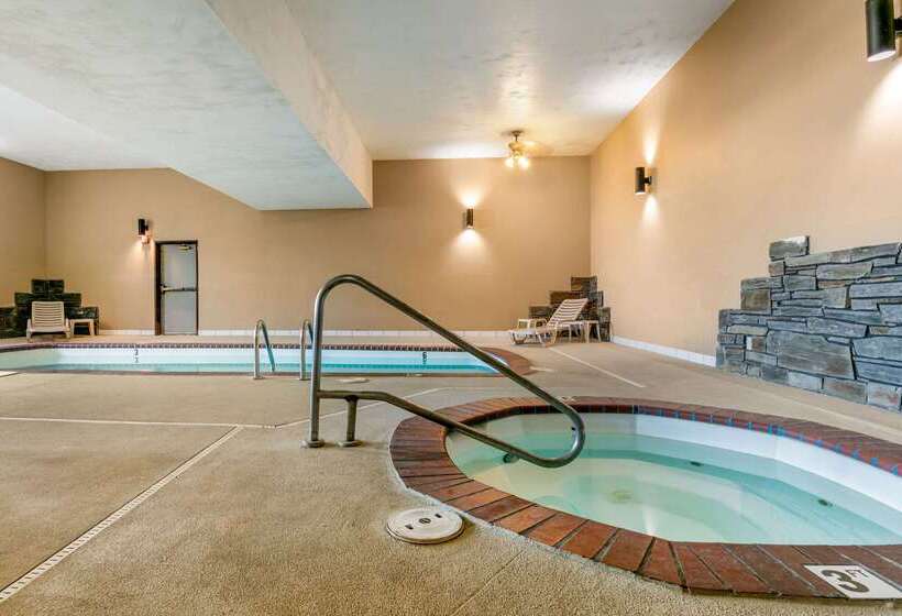 هتل Rodeway Inn Rapid City