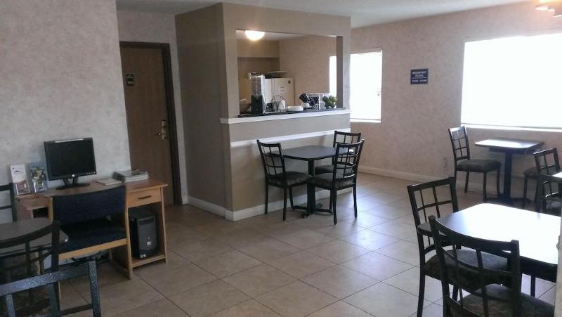 هتل Rodeway Inn Rapid City