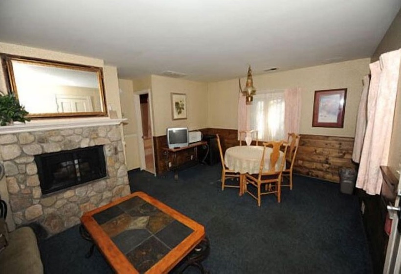 בית מלון כפרי Saddleback Inn At Lake Arrowhead