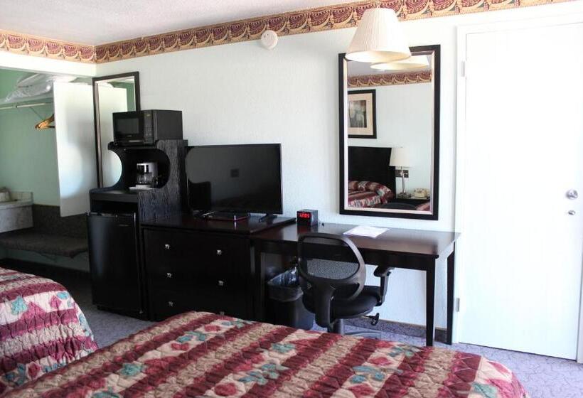 فندق Safari Inn